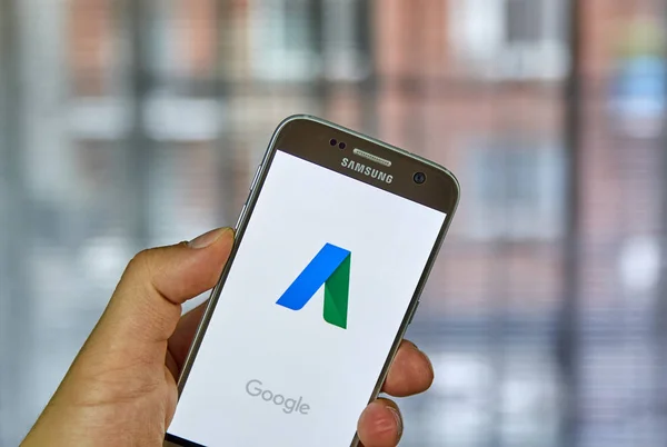 Google Adwords для мобильных устройств — стоковое фото